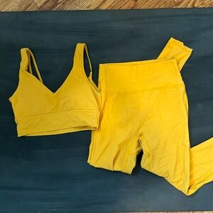 Buff Bunny Monarch sports bra and legacy leggings, Flame, Small, EUC